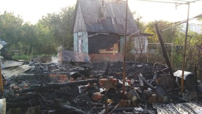 У Червонограді згорів дачний будинок