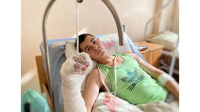 Медики у Львові врятували руку 17-річному хлопцю