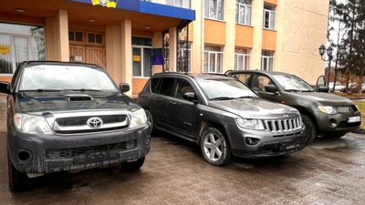 Ще три автомобілі відправили з Дрогобиччини для ЗСУ
