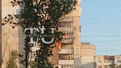 Фото пошкодженого будинку у Києві
