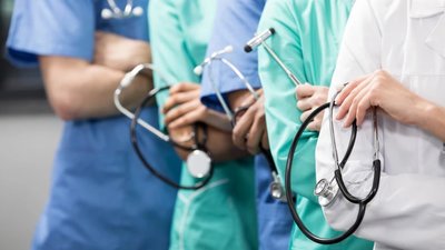 Скринінг здоров’я 40+: як записатися на обстеження та в яких лікарнях його можна пройти