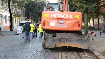 У Львові на вулиці Степана Бандери вимагають зберегти чотири смуги для руху транспорту (ВІДЕО, ФОТОРЕПОРТАЖ)