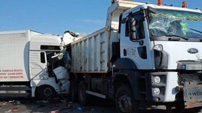 На Рівненщині зіткнулись три вантажівки (ВІДЕО)