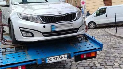 У Львові улюбленці Садового за тиждень обдерли автомобілістів на 2,5 млн грн
