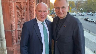 Садовий втік у Берлін