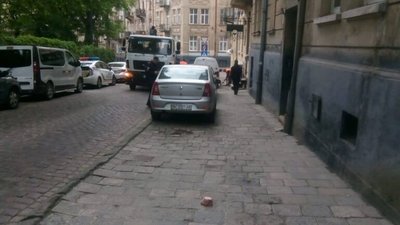 Садовий за 15 років не збудував у Львові жодного паркінгу