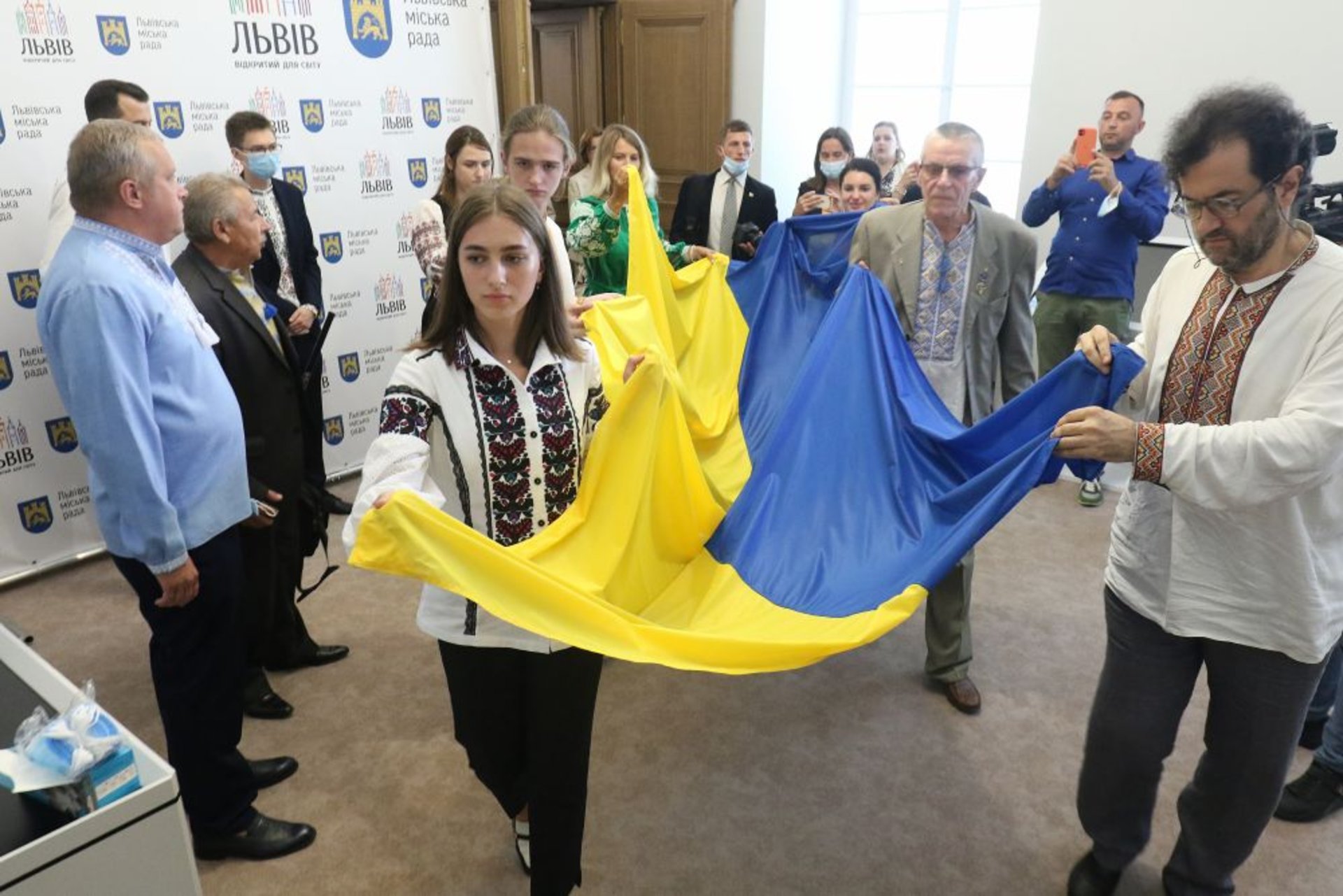 У Львівській міській раді відбулося урочисте засідання за участю депутатів 1-го демократичного скликання, фото ЛМР