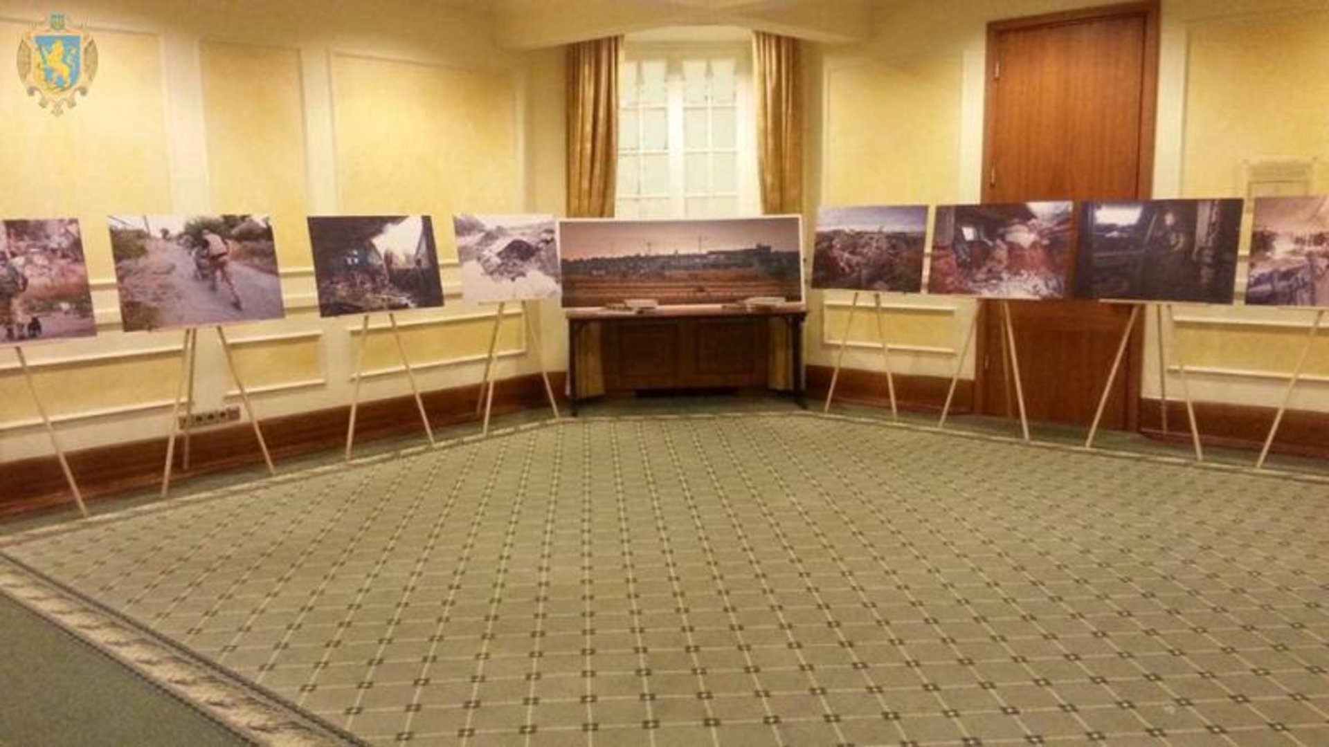 У Варшаві презентували виставку про АТО. Фото: прес-служба ЛОДА.