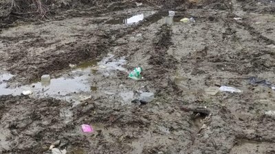 У Львові після ремонту комунальники залишили болото (ФОТО)