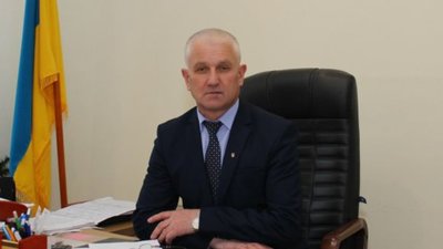 Директор училища у Львові вимагав від працівників по 500 доларів данини