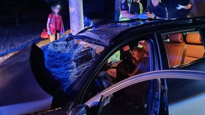 У Львові водій BMW розбив автомобіль