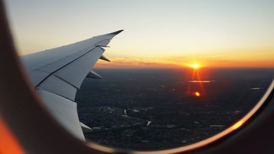 Громадянам США радять скасувати поїздки в Україну