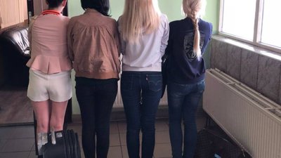 На Львівщині правоохоронці затримали європейця, який вербував українок для роботи в борделях