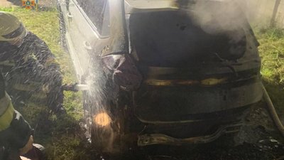 На Львівщині вночі горів автомобіль (ФОТО)