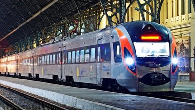 Відсьогодні почав курсувати новий поїзд Львів – Перемишль