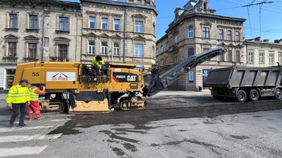 У Львові на одній з вулиць ускладнений рух