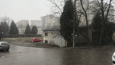 У Львові падає мокрий сніг (ВІДЕО)