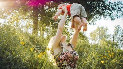Сьогодні в Україні відзначається День матері