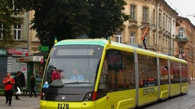 У Львові мешканці просять забезпечити свіже повітря у транспорті