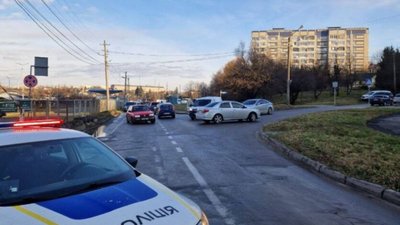 У Львові патрульні допомогли при ліквідації наслідків ракетного удару (ФОТО)
