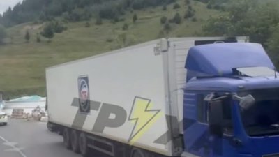 На Львівщині перекинулась вантажівка