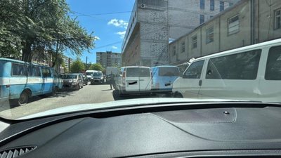 У Львові у спальному районі просять навести лад із паруванням