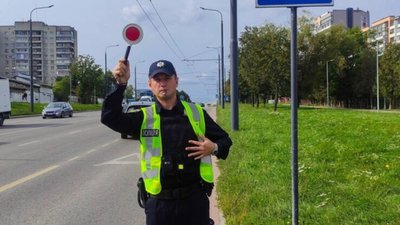 У Львові водії 2400 разів за місяць проїхались смугами для громадського транспорту