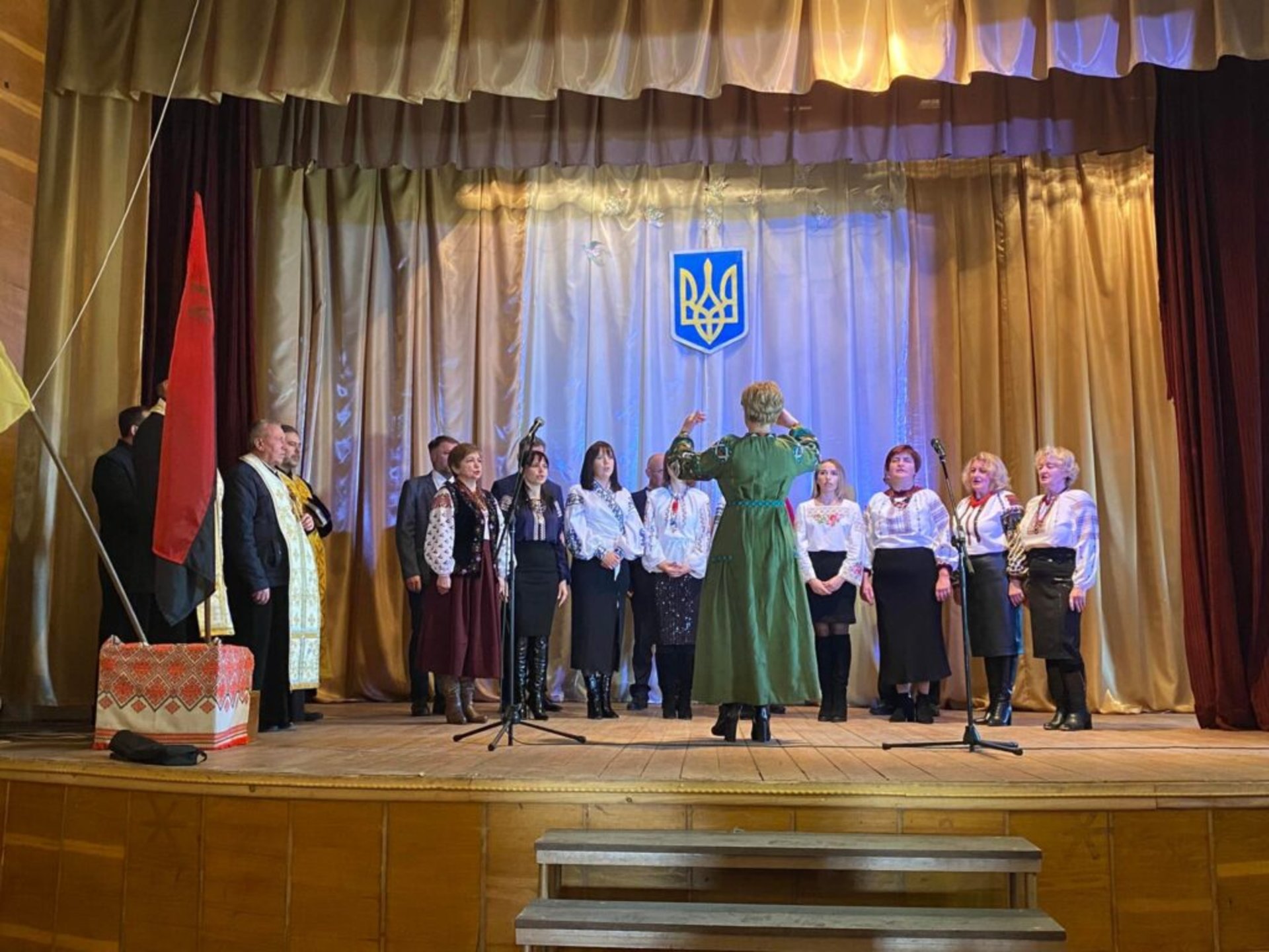 Новий голова Комарнівської громади склав присягу, фото Юрій Холод
