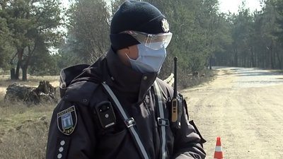 У Дрогобичі юнаки побили та відібрали у перехожого телефон