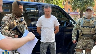 СБУ затримала інформатора рф, який влаштувався до міжнародної організації в Одесі, щоб шпигувати за оборонцями міста