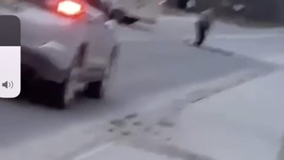 На Львівщині під час руху маршрутки відвалились двері (ВІДЕО)