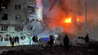 Росіяни знову вдарили ракетами по Запоріжжю: зруйновано під’їзд багатоповерхівки