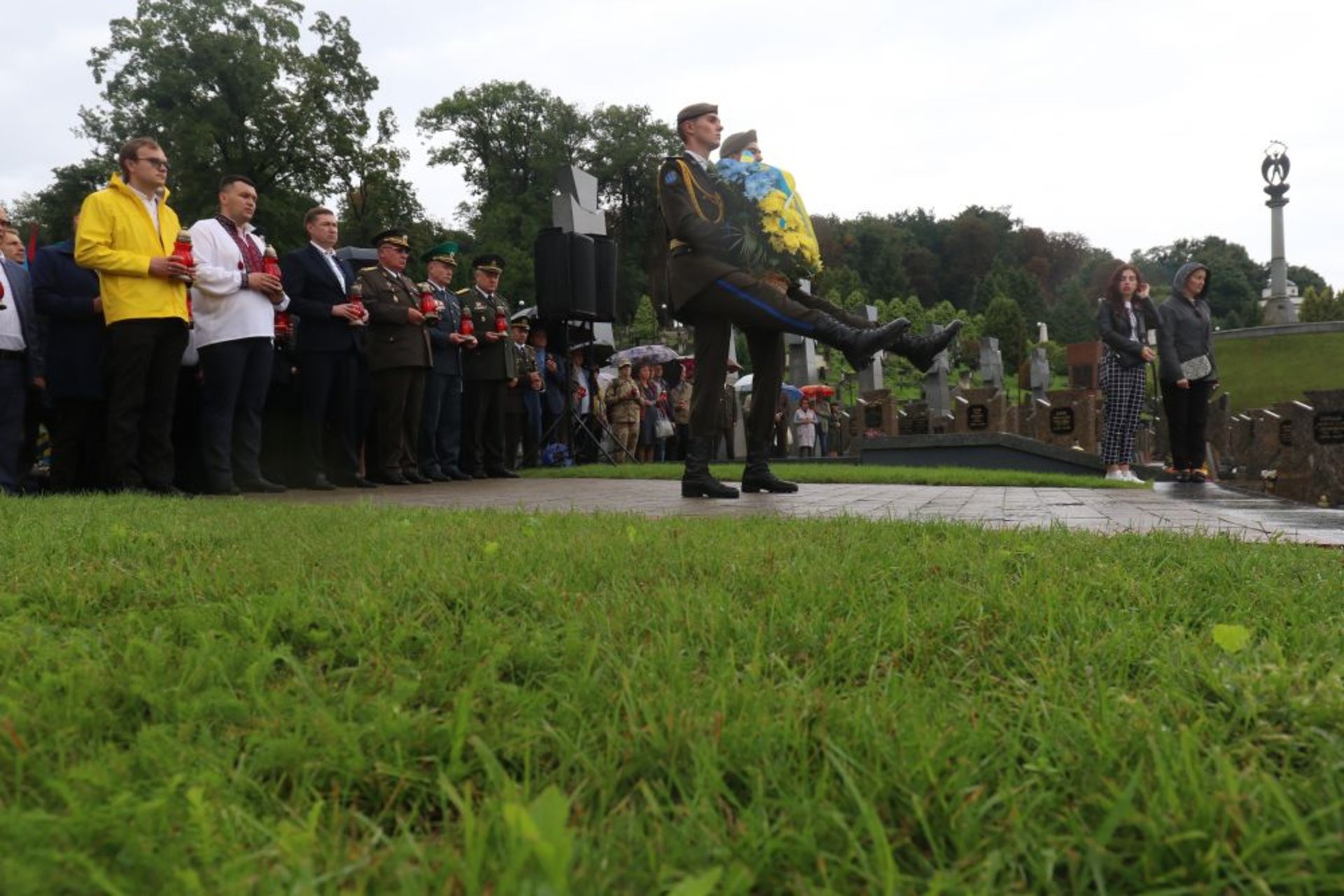 На Личаківському цвинтарі вшанували пам’ять новітніх Героїв, фото ЛМР