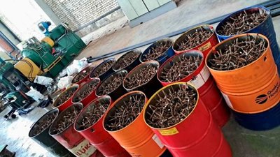 Для зміцнення захисних споруд на Донеччині зі Львівщини відправляють понад 4 тонни металевих шипів