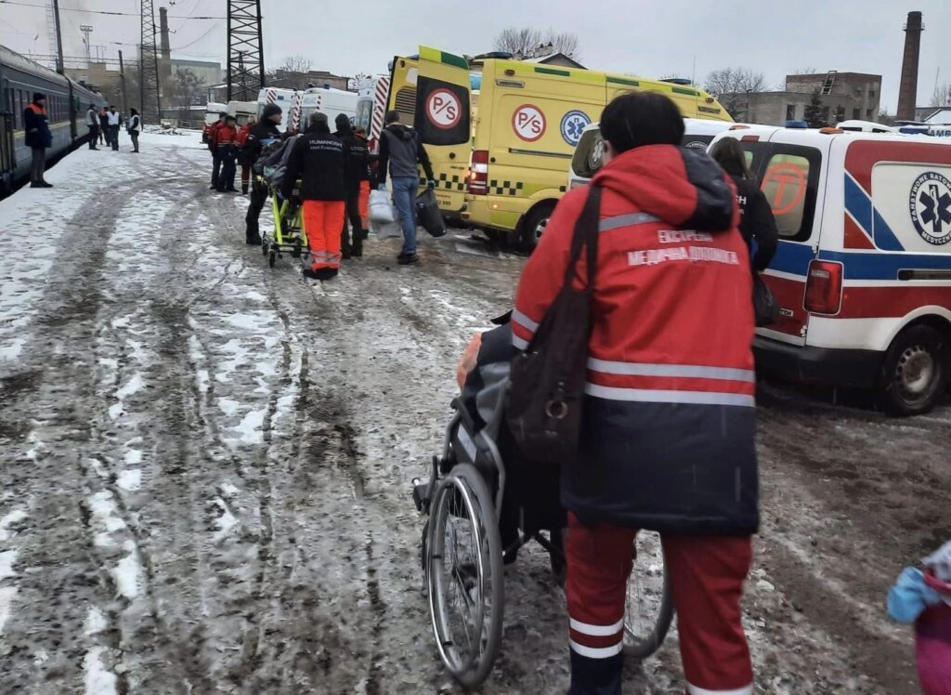 відбулась наймасовіша медична евакуація хворих із Херсона на Львівщину
