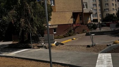 У Львові мешканці просять Садового розблокувати виїзд із будинку 