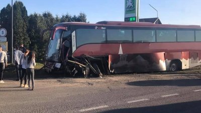 На Львівщині потрапив у ДТП туристичний автобус з Білорусі (ФОТО, ВІДЕО)