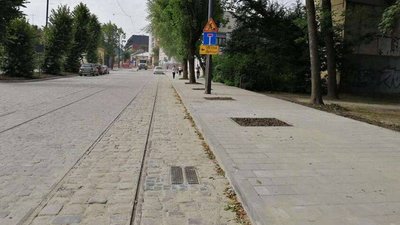 У Львові на одній з вулиць відремонтують дощоприймачі
