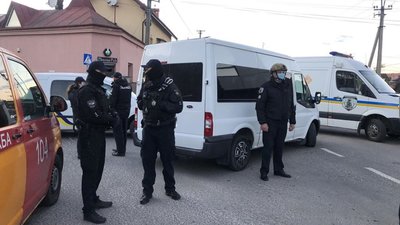 На Львівщині чоловік погрожував вибухом у ресторані (ФОТО)