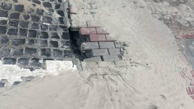 У Львові обвалилась частина дороги (ФОТО)