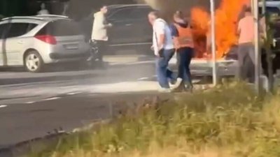У мережі показали відео пожежі автомобіля у Львові