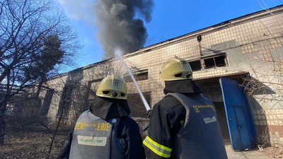 Обстріл на Оболоні у Києві: є загиблий і поранені (ФОТО, ВІДЕО)