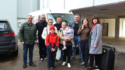 Українці запустили міжнародний гуманітарний проект Charity Hero