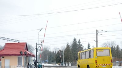 У Городку запустили в експлуатацію залізничний переїзд