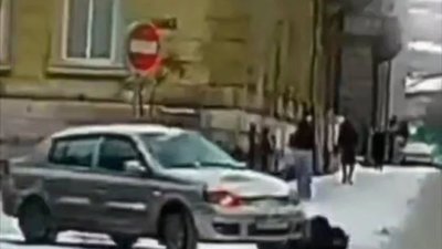 У Львові чоловік послизнувся і впав під автомобіль