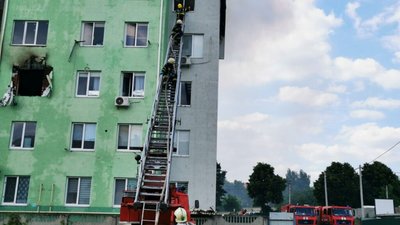 Під Києвом у багатоповерхівці стався вибух, є постраждалі (ФОТО, ВІДЕО)