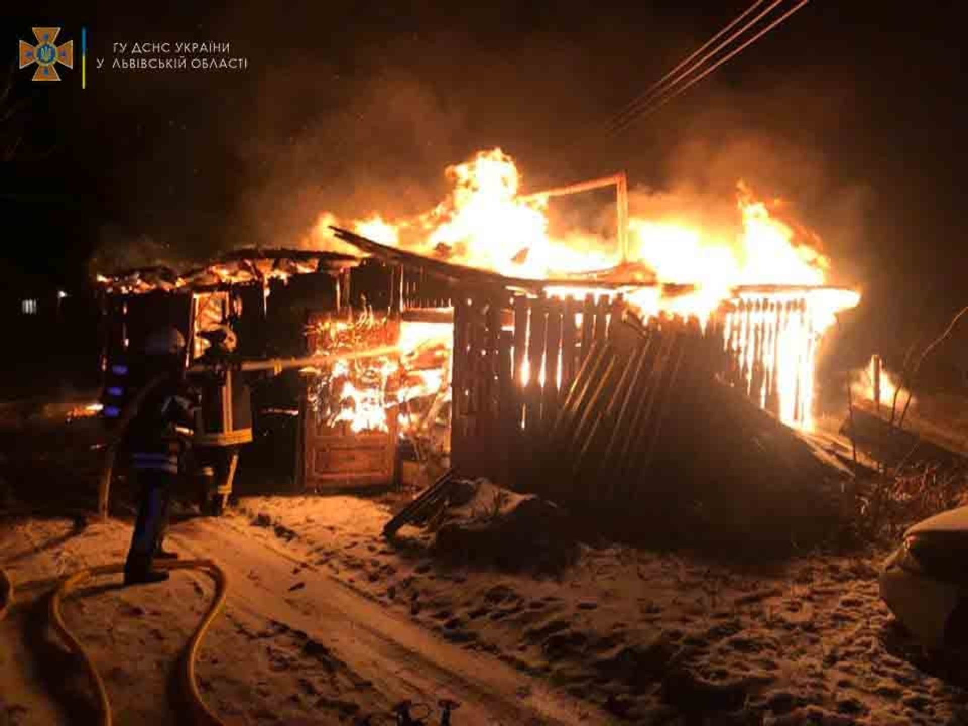 На Самбірщині згоріла дерев’яна дровітня