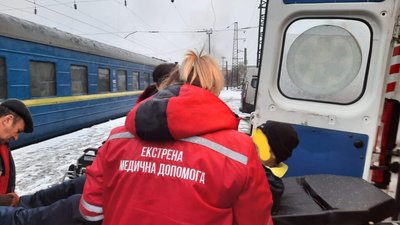 З Херсона до Львова привезли старших людей із медичних закладів (ФОТО)