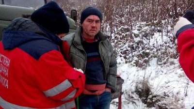 На Львівщині екоактивіста прив’язали до лісовоза і погрожували переїхати (ФОТО)