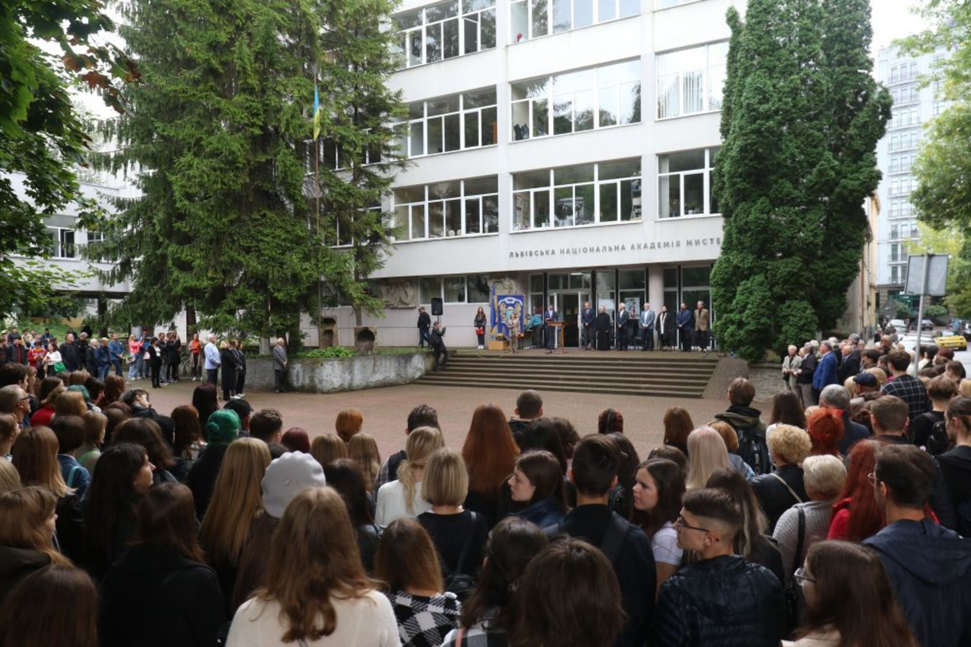 Лави студентів Львівської національної академії мистецтв поповнило більше 400 першокурсників, фото ЛМР